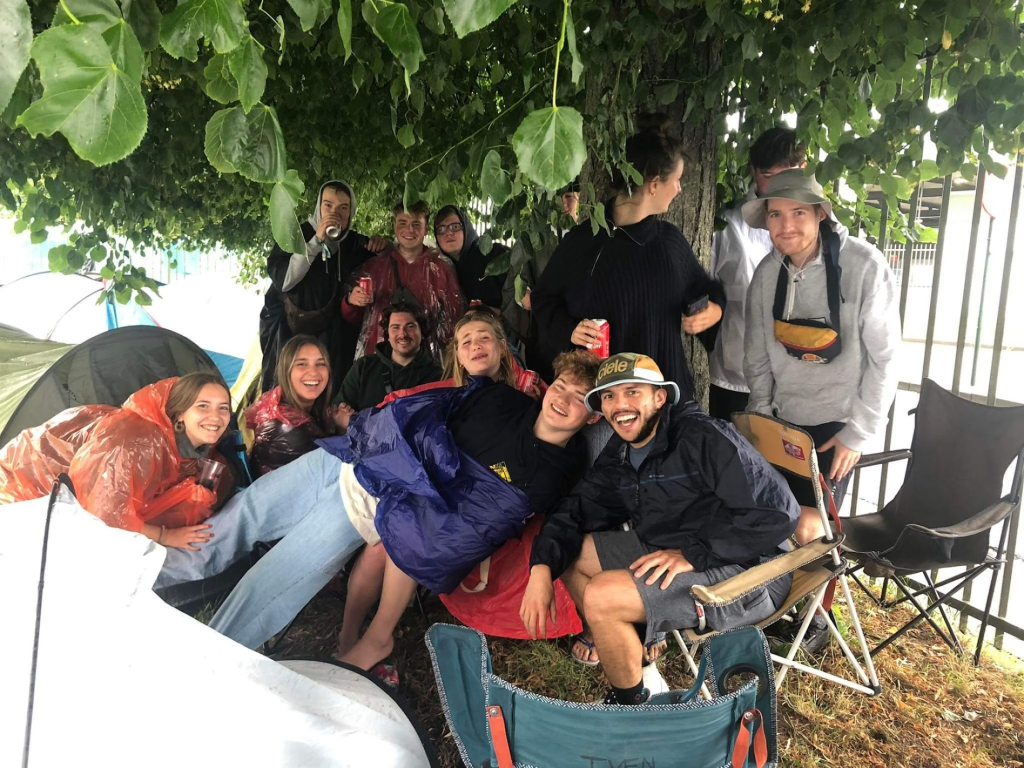 Ik, met mijn vrienden, op colour café